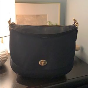 Coach Hobo Turnlock in Navy